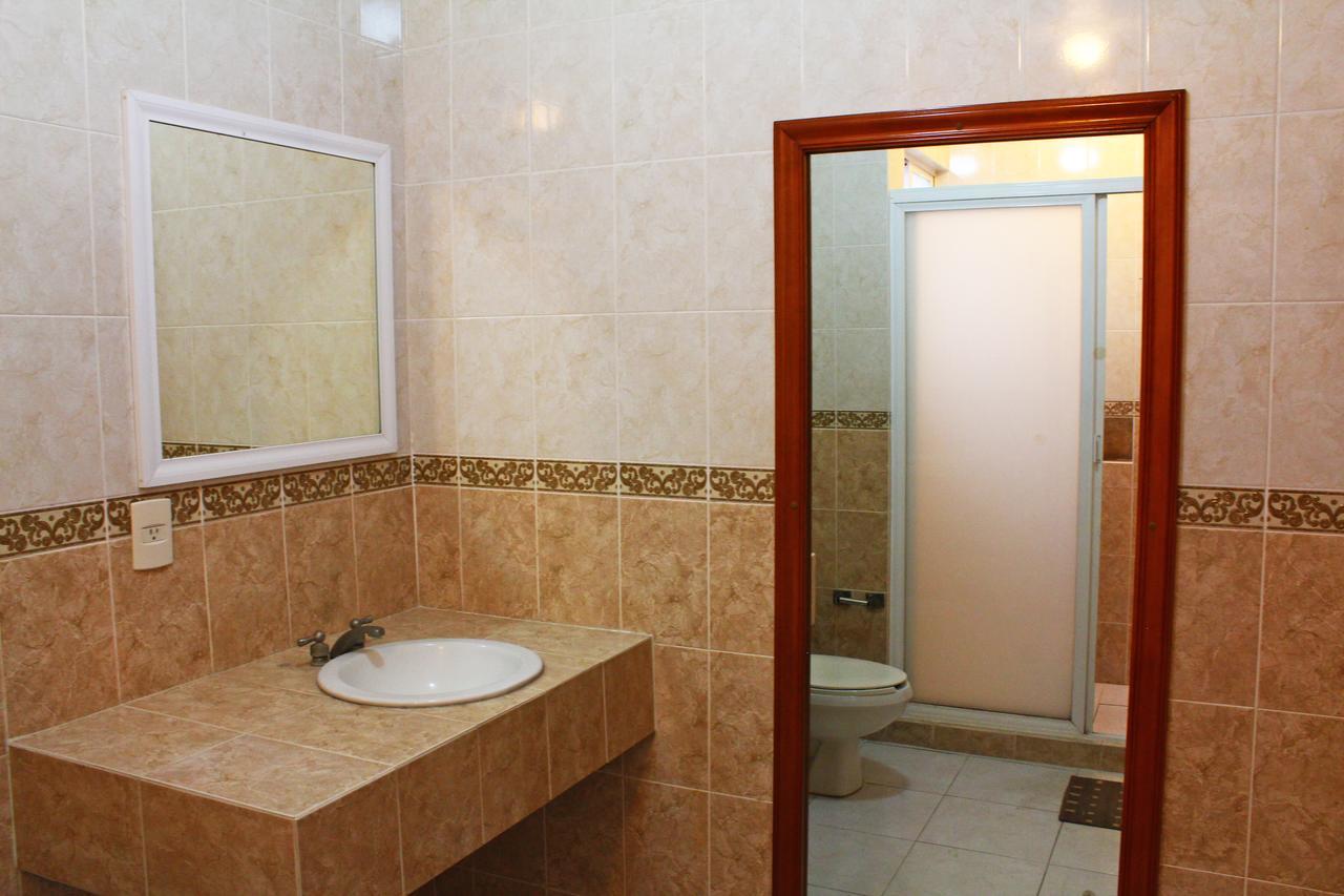 Hotel Real De Cortes Los Reyes  Εξωτερικό φωτογραφία
